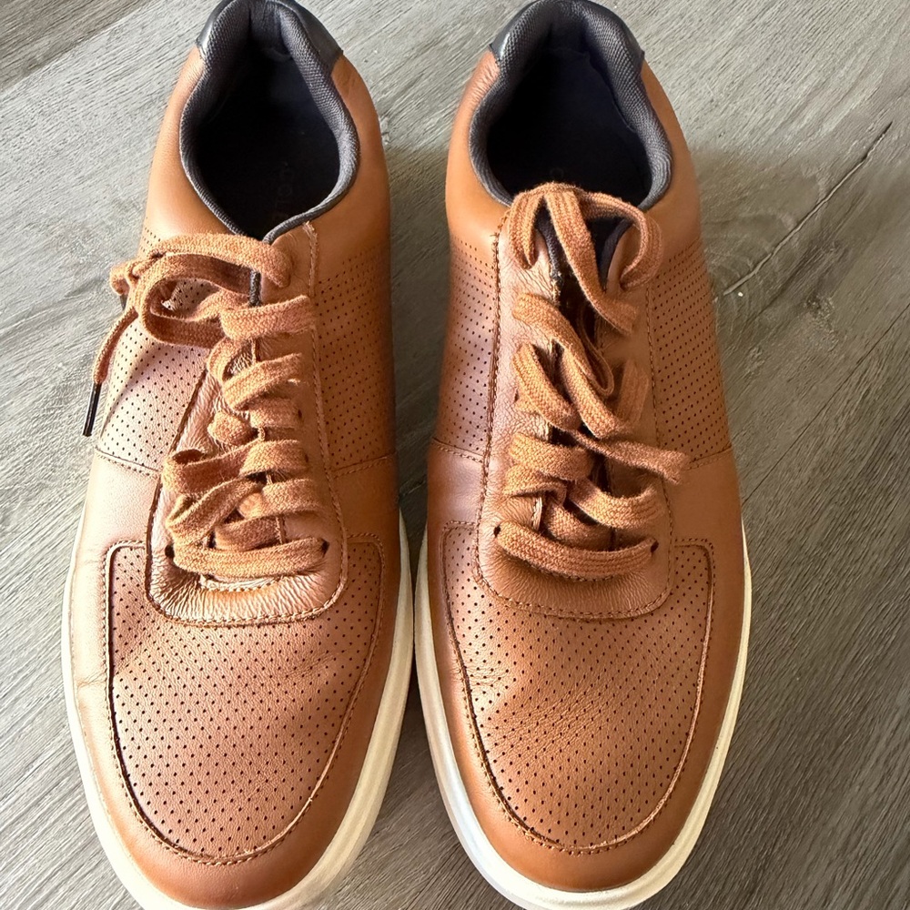 Men's Casual Perforated Leather Sneakers - Tan